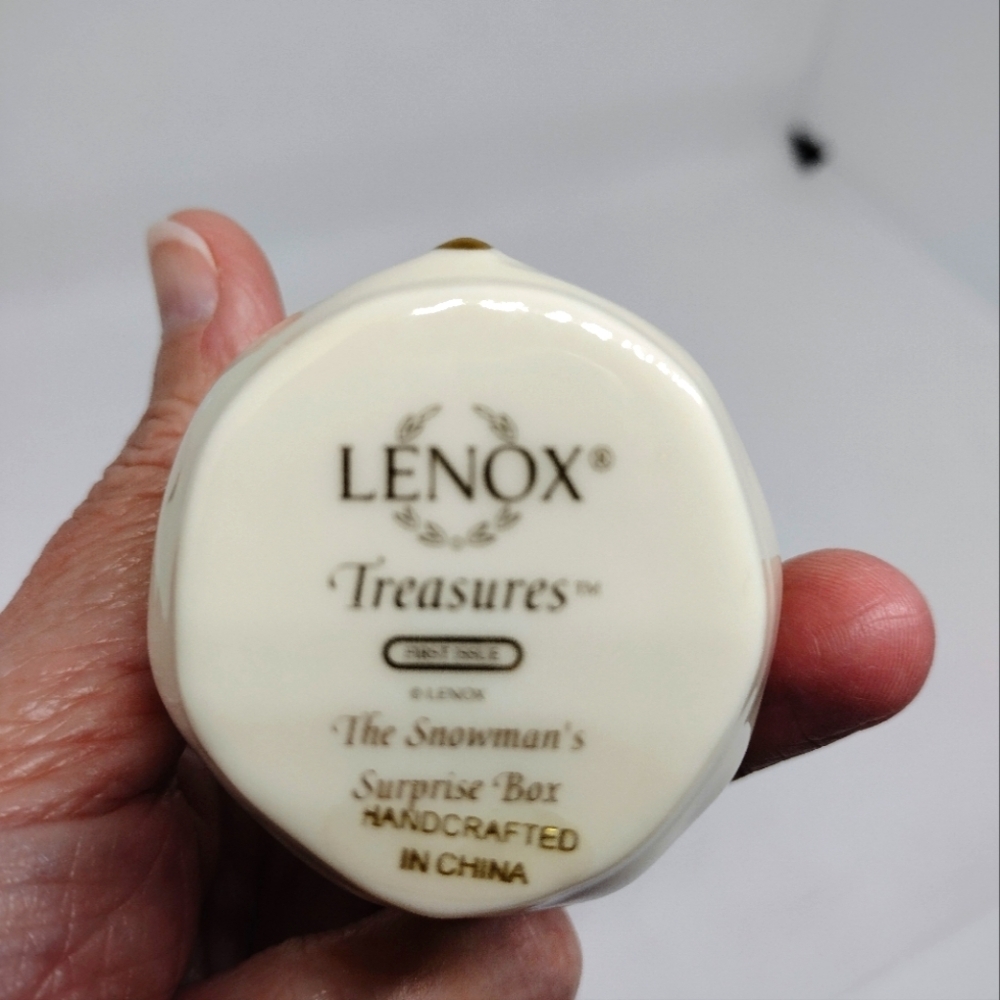 Lenox Treasures "The Snowman's Surprise Box" Trinket Box - Picture 6 of 8